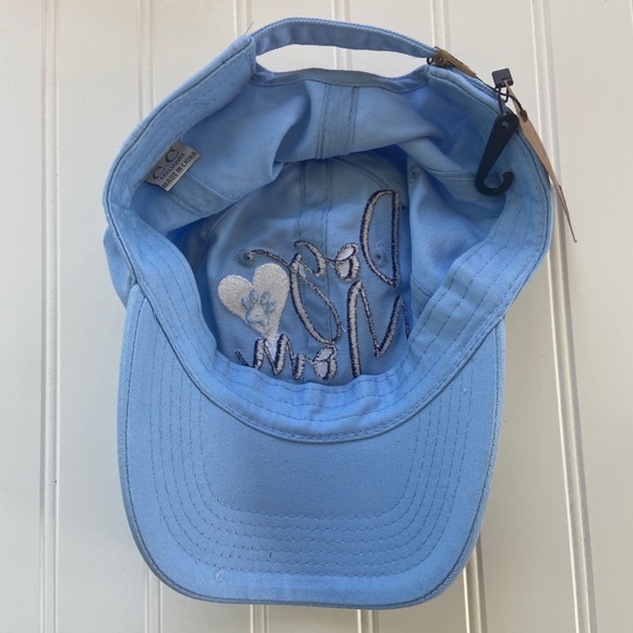 BNWT “DOG MOM” embroidered baseball cap - Picture 5 of 9